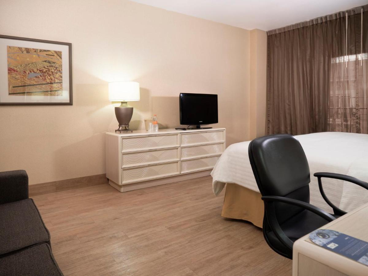 Holiday Inn Express Torreon By Ihg Bagian luar foto