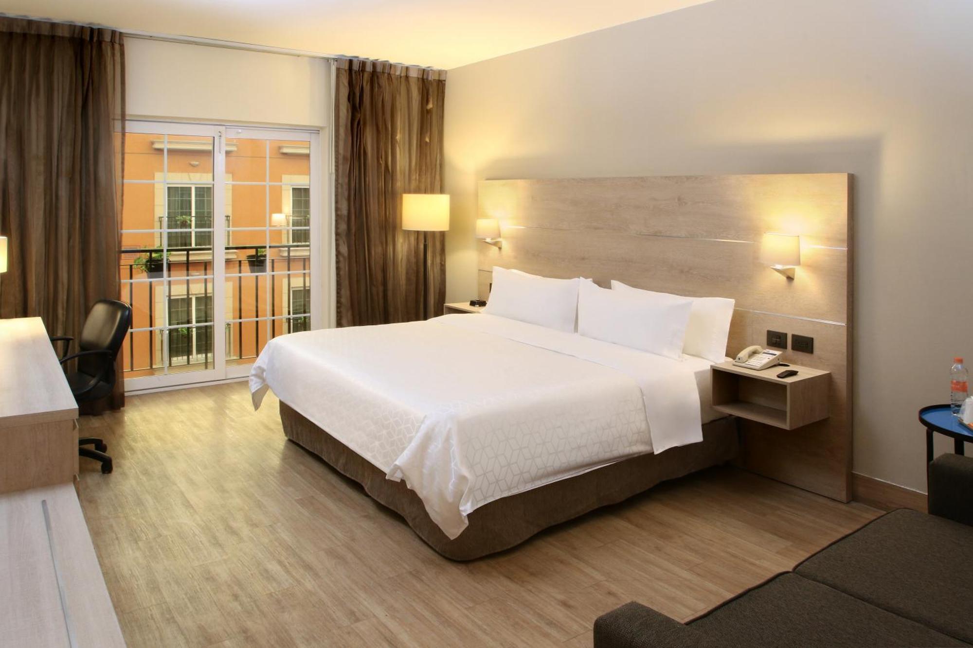 Holiday Inn Express Torreon By Ihg Bagian luar foto